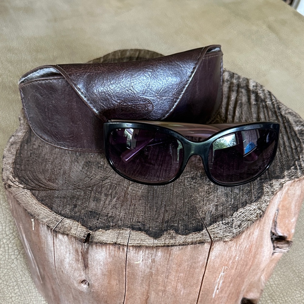 Fossil Black and Tan Sunglasses with Case